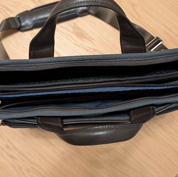 TUMI Alpha 3 Triple Compartment Briefcase/Computer Bag - Picture 5 of 10